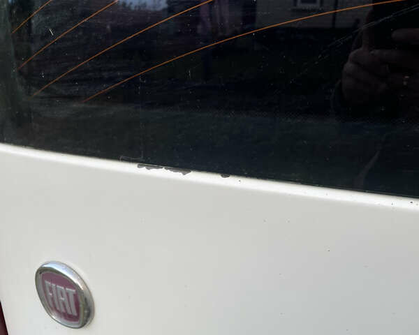 Белый Фиат Добло, объемом двигателя 1.3 л и пробегом 210 тыс. км за 5200 $, фото 13 на Automoto.ua