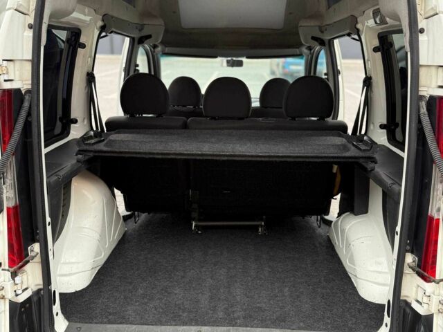 Белый Фиат Добло, объемом двигателя 1.3 л и пробегом 283 тыс. км за 5200 $, фото 13 на Automoto.ua