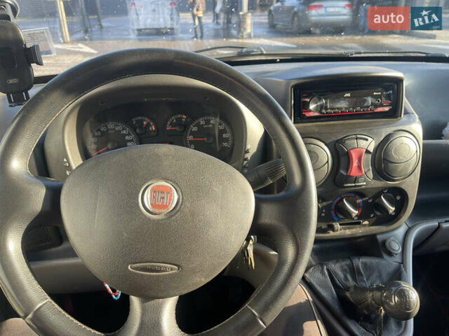 Белый Фиат Добло, объемом двигателя 1.3 л и пробегом 336 тыс. км за 5500 $, фото 13 на Automoto.ua