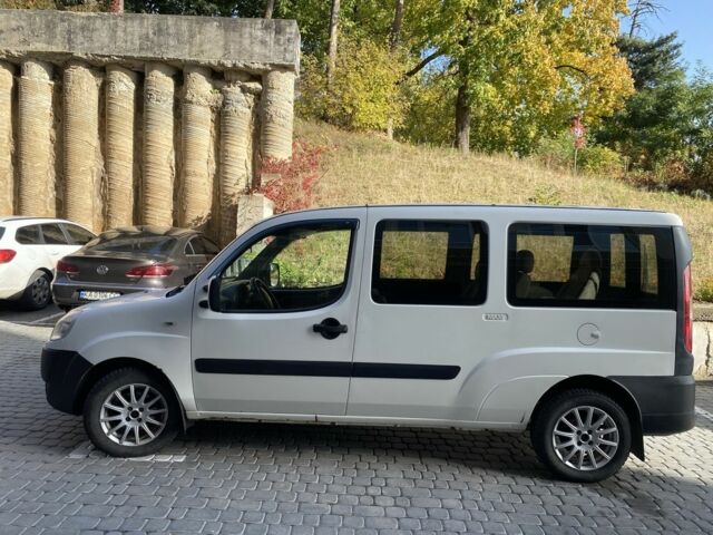 Белый Фиат Добло, объемом двигателя 1.9 л и пробегом 274 тыс. км за 4700 $, фото 1 на Automoto.ua