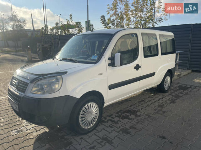 Белый Фиат Добло, объемом двигателя 1.3 л и пробегом 336 тыс. км за 5500 $, фото 3 на Automoto.ua