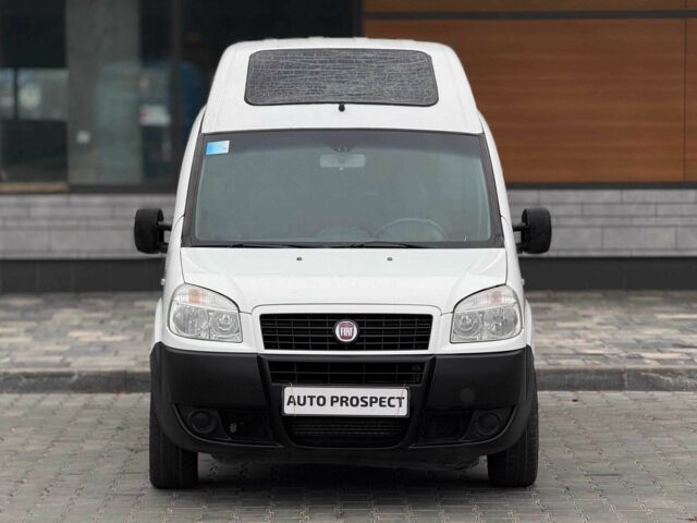 Белый Фиат Добло, объемом двигателя 1.3 л и пробегом 283 тыс. км за 5200 $, фото 1 на Automoto.ua