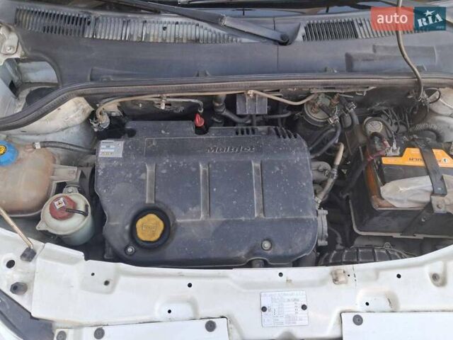 Білий Фіат Добло, об'ємом двигуна 1.91 л та пробігом 244 тис. км за 5450 $, фото 12 на Automoto.ua