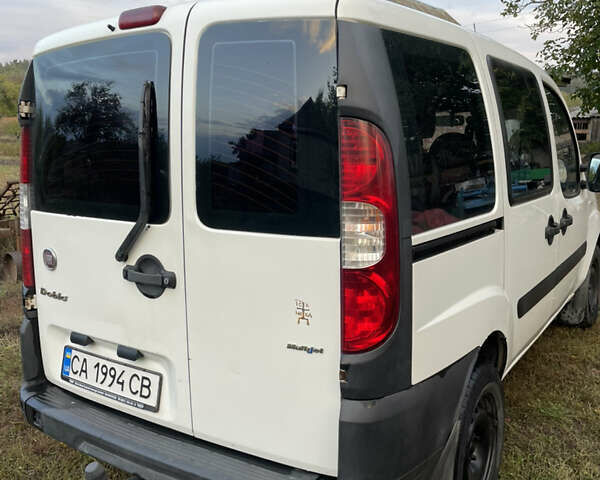 Белый Фиат Добло, объемом двигателя 1.3 л и пробегом 210 тыс. км за 5200 $, фото 11 на Automoto.ua