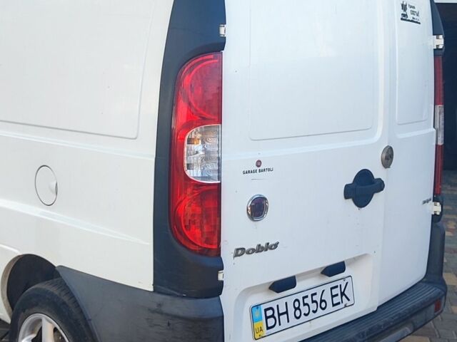 Белый Фиат Добло, объемом двигателя 1.9 л и пробегом 237 тыс. км за 4700 $, фото 5 на Automoto.ua