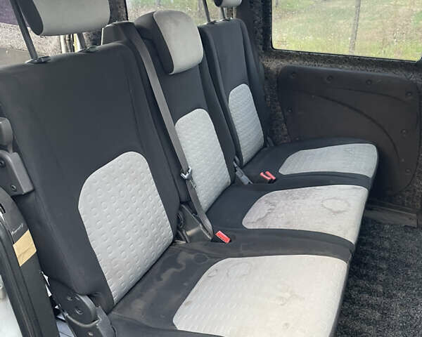 Белый Фиат Добло, объемом двигателя 1.3 л и пробегом 210 тыс. км за 5200 $, фото 10 на Automoto.ua