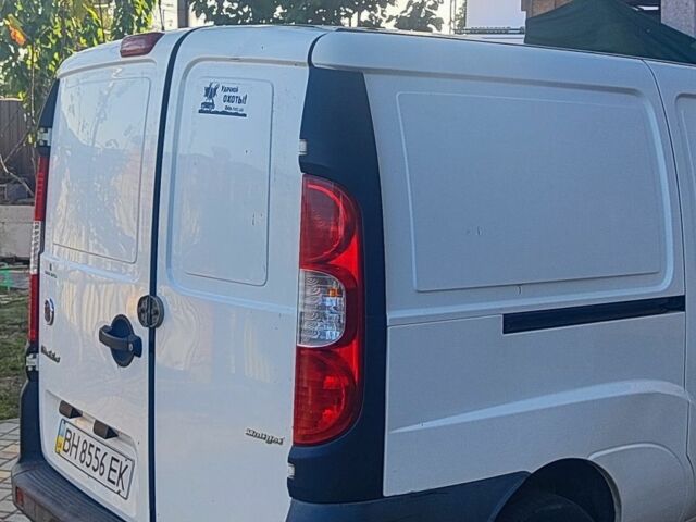 Белый Фиат Добло, объемом двигателя 1.9 л и пробегом 237 тыс. км за 4700 $, фото 2 на Automoto.ua