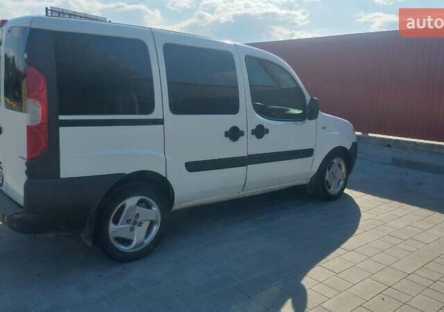 Белый Фиат Добло, объемом двигателя 1.9 л и пробегом 323 тыс. км за 5100 $, фото 4 на Automoto.ua