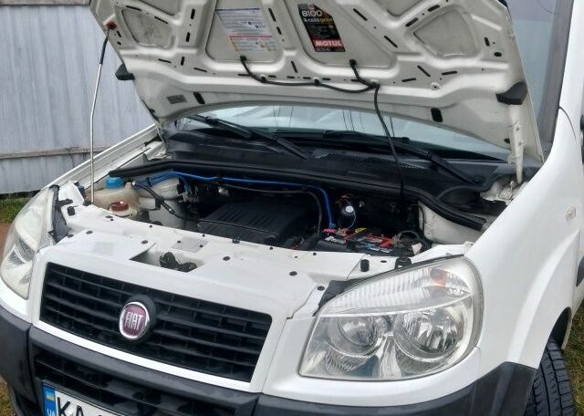 Белый Фиат Добло, объемом двигателя 1.4 л и пробегом 140 тыс. км за 5900 $, фото 24 на Automoto.ua