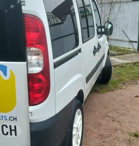 Белый Фиат Добло, объемом двигателя 1.4 л и пробегом 140 тыс. км за 5900 $, фото 5 на Automoto.ua