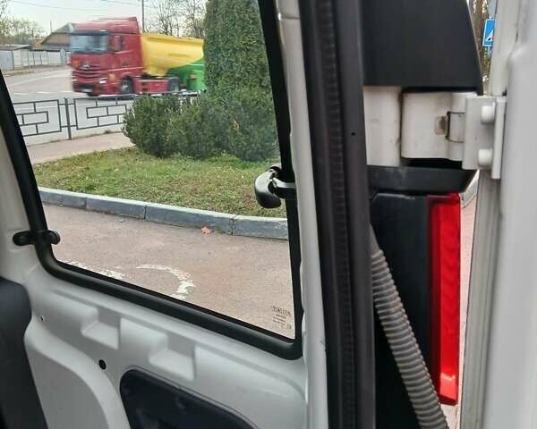 Белый Фиат Добло, объемом двигателя 1.4 л и пробегом 35 тыс. км за 8500 $, фото 24 на Automoto.ua