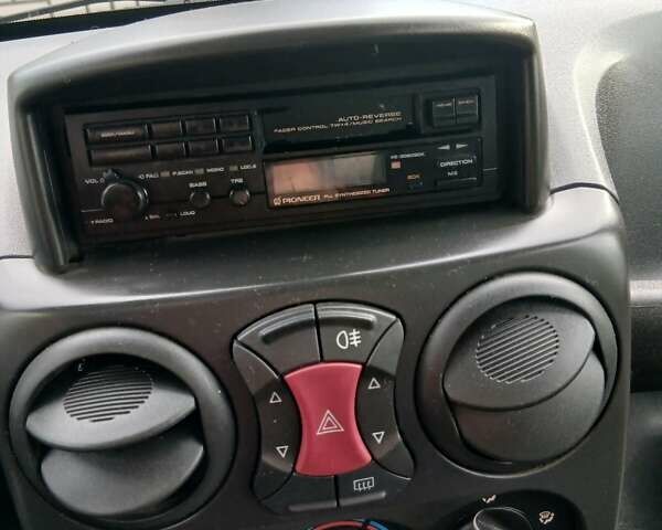 Белый Фиат Добло, объемом двигателя 1.4 л и пробегом 35 тыс. км за 8500 $, фото 16 на Automoto.ua