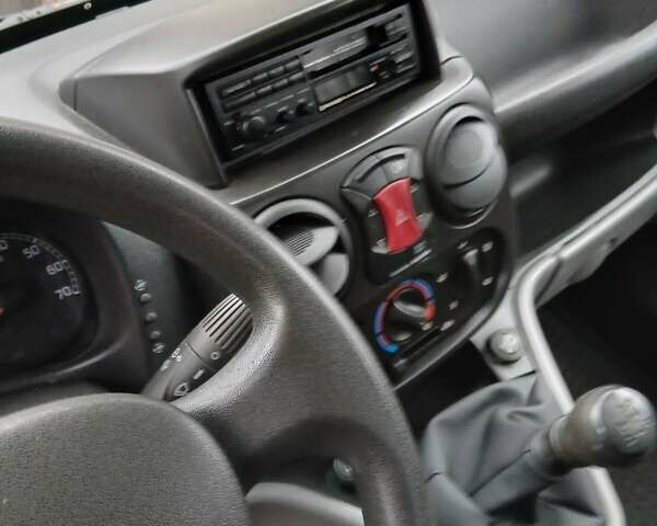 Белый Фиат Добло, объемом двигателя 1.4 л и пробегом 35 тыс. км за 8500 $, фото 34 на Automoto.ua