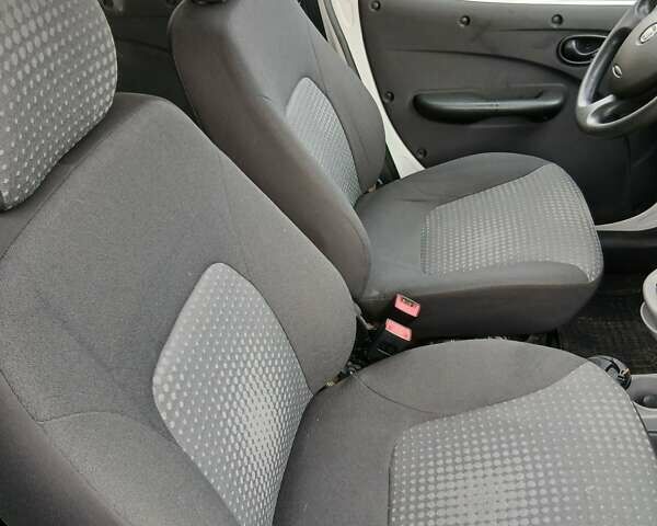 Белый Фиат Добло, объемом двигателя 1.4 л и пробегом 35 тыс. км за 8500 $, фото 20 на Automoto.ua