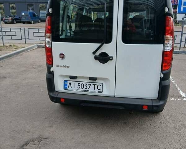 Белый Фиат Добло, объемом двигателя 1.4 л и пробегом 35 тыс. км за 8500 $, фото 9 на Automoto.ua