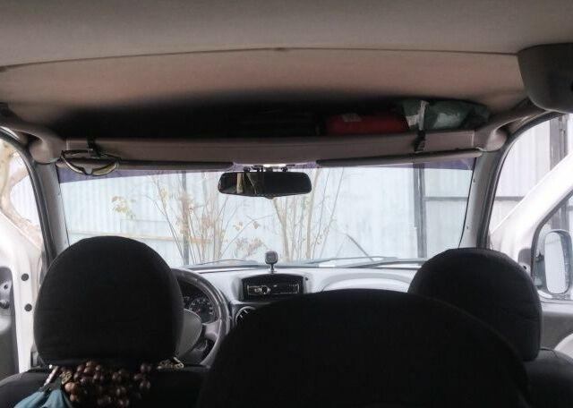 Белый Фиат Добло, объемом двигателя 1.4 л и пробегом 140 тыс. км за 5900 $, фото 12 на Automoto.ua