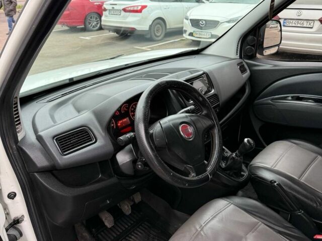 Белый Фиат Добло, объемом двигателя 1.2 л и пробегом 220 тыс. км за 5999 $, фото 12 на Automoto.ua