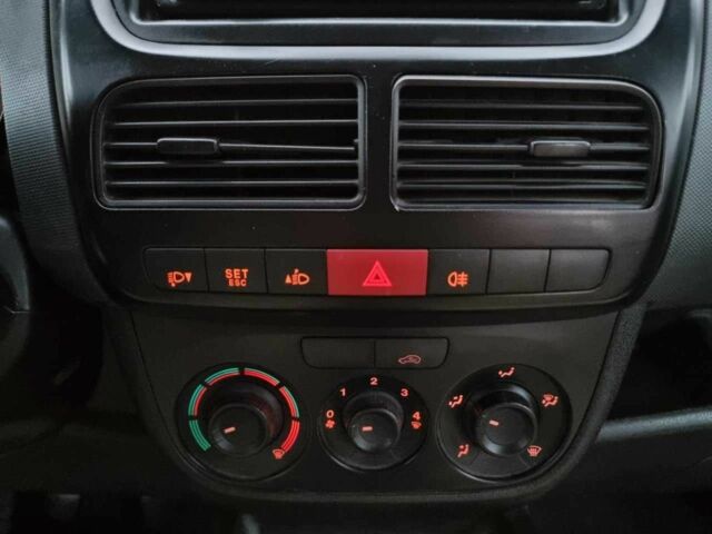 Білий Фіат Добло, об'ємом двигуна 1.6 л та пробігом 196 тис. км за 4999 $, фото 19 на Automoto.ua