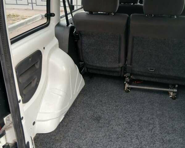 Белый Фиат Добло, объемом двигателя 1.4 л и пробегом 35 тыс. км за 8500 $, фото 21 на Automoto.ua