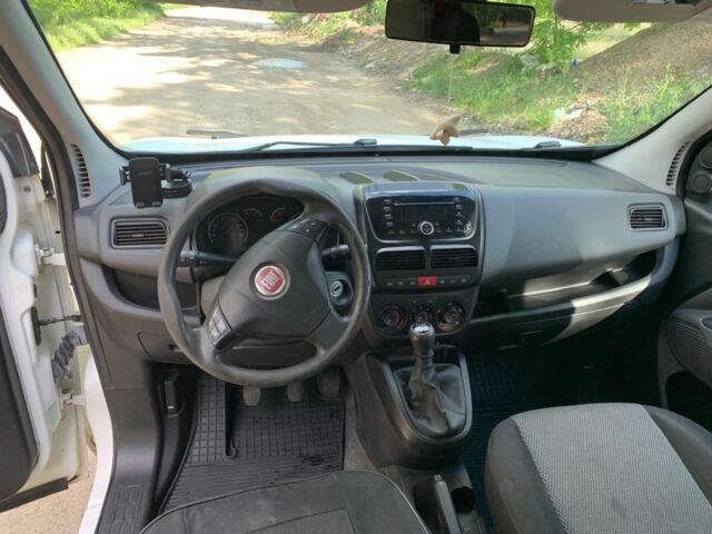 Белый Фиат Добло, объемом двигателя 1.4 л и пробегом 360 тыс. км за 5700 $, фото 4 на Automoto.ua