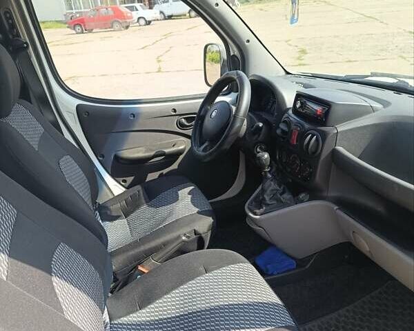 Белый Фиат Добло, объемом двигателя 1.37 л и пробегом 245 тыс. км за 4800 $, фото 3 на Automoto.ua