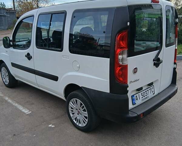 Белый Фиат Добло, объемом двигателя 1.4 л и пробегом 35 тыс. км за 8500 $, фото 15 на Automoto.ua