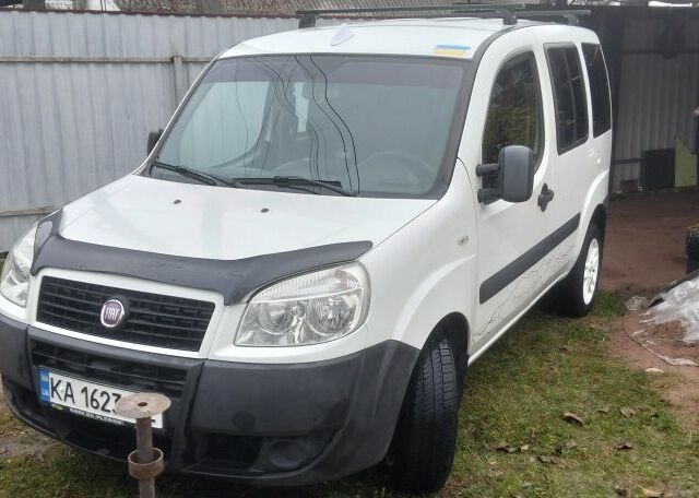 Белый Фиат Добло, объемом двигателя 1.4 л и пробегом 140 тыс. км за 5900 $, фото 3 на Automoto.ua