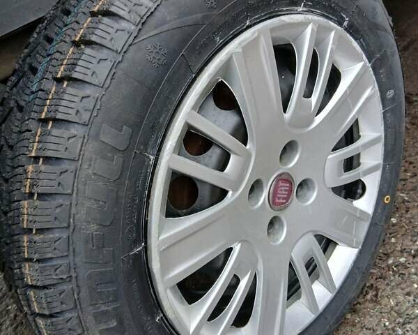 Белый Фиат Добло, объемом двигателя 1.4 л и пробегом 35 тыс. км за 8500 $, фото 33 на Automoto.ua