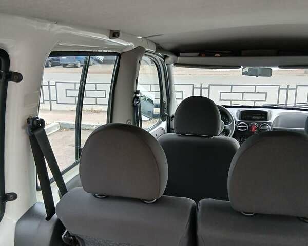 Белый Фиат Добло, объемом двигателя 1.4 л и пробегом 35 тыс. км за 8500 $, фото 2 на Automoto.ua