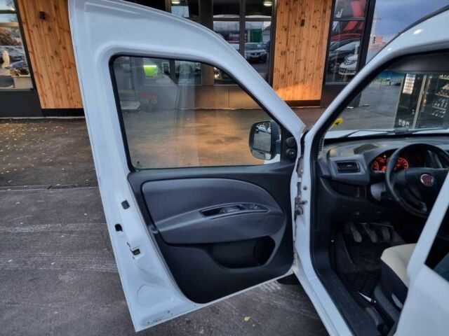 Білий Фіат Добло, об'ємом двигуна 1.6 л та пробігом 196 тис. км за 4999 $, фото 10 на Automoto.ua