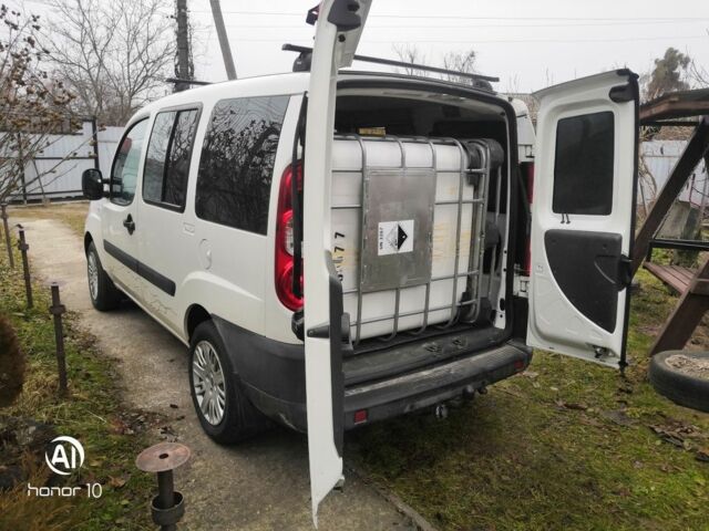 Белый Фиат Добло, объемом двигателя 1.4 л и пробегом 140 тыс. км за 5900 $, фото 33 на Automoto.ua