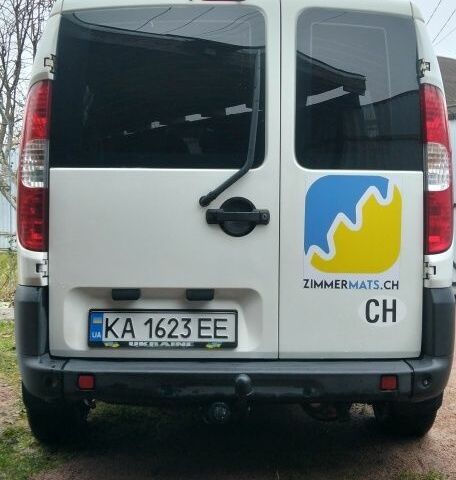 Белый Фиат Добло, объемом двигателя 1.4 л и пробегом 140 тыс. км за 5900 $, фото 6 на Automoto.ua