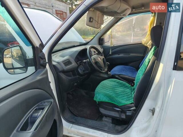 Белый Фиат Добло, объемом двигателя 1.4 л и пробегом 290 тыс. км за 2550 $, фото 9 на Automoto.ua