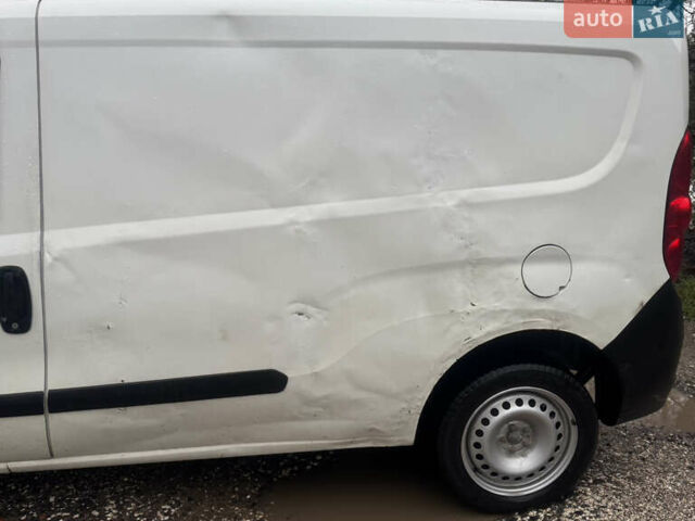 Білий Фіат Добло, об'ємом двигуна 1.3 л та пробігом 360 тис. км за 4156 $, фото 3 на Automoto.ua