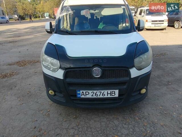 Белый Фиат Добло, объемом двигателя 1.4 л и пробегом 290 тыс. км за 2550 $, фото 4 на Automoto.ua