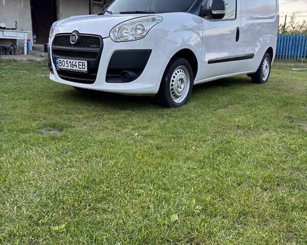 Белый Фиат Добло, объемом двигателя 1.2 л и пробегом 410 тыс. км за 4500 $, фото 5 на Automoto.ua