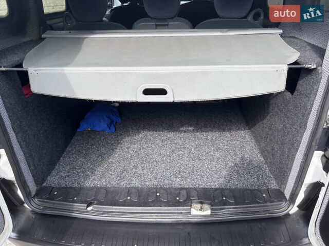 Белый Фиат Добло, объемом двигателя 1.3 л и пробегом 247 тыс. км за 6599 $, фото 27 на Automoto.ua