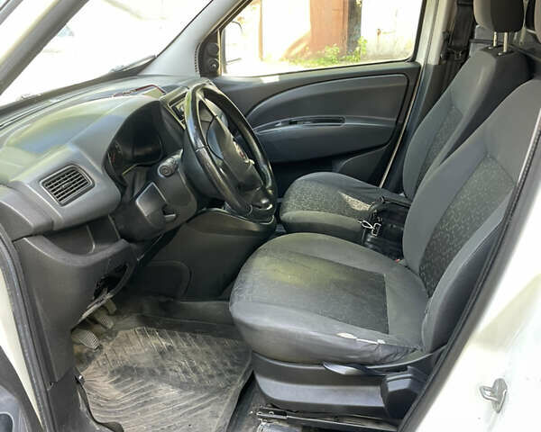 Білий Фіат Добло, об'ємом двигуна 1.25 л та пробігом 300 тис. км за 4850 $, фото 6 на Automoto.ua