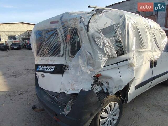 Белый Фиат Добло, объемом двигателя 1.4 л и пробегом 290 тыс. км за 2550 $, фото 1 на Automoto.ua