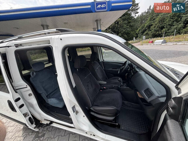 Белый Фиат Добло, объемом двигателя 1.3 л и пробегом 247 тыс. км за 6599 $, фото 15 на Automoto.ua