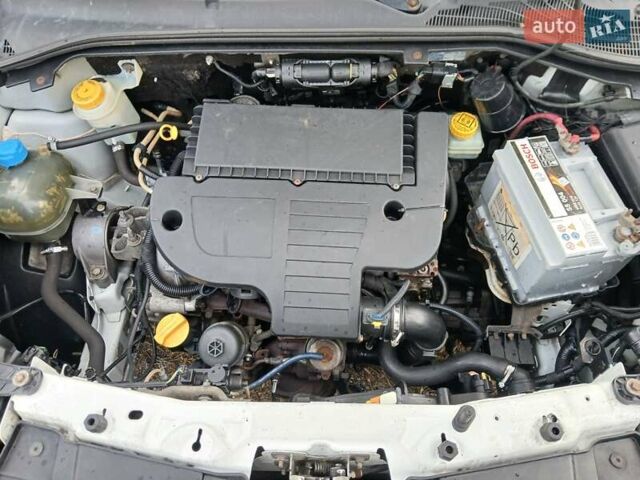 Білий Фіат Добло, об'ємом двигуна 1.25 л та пробігом 235 тис. км за 4700 $, фото 16 на Automoto.ua