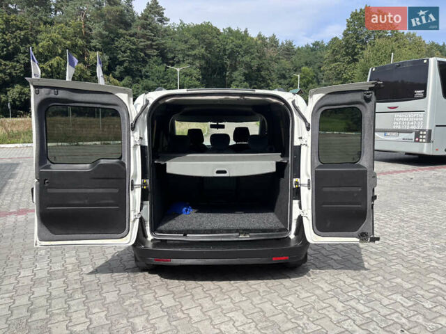 Белый Фиат Добло, объемом двигателя 1.3 л и пробегом 247 тыс. км за 6599 $, фото 14 на Automoto.ua