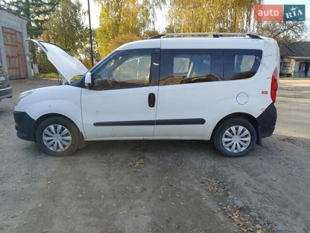Белый Фиат Добло, объемом двигателя 1.4 л и пробегом 290 тыс. км за 2550 $, фото 10 на Automoto.ua