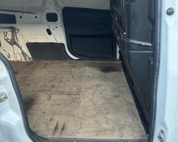 Белый Фиат Добло, объемом двигателя 1.2 л и пробегом 410 тыс. км за 4500 $, фото 12 на Automoto.ua