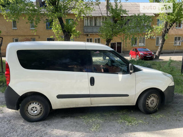 Білий Фіат Добло, об'ємом двигуна 1.25 л та пробігом 300 тис. км за 4850 $, фото 2 на Automoto.ua