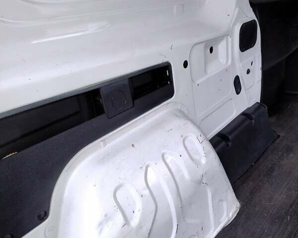 Белый Фиат Добло, объемом двигателя 1.4 л и пробегом 164 тыс. км за 7200 $, фото 15 на Automoto.ua