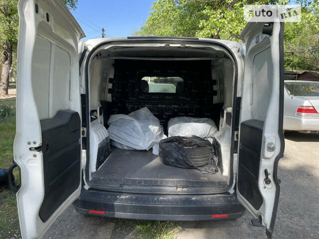 Білий Фіат Добло, об'ємом двигуна 1.25 л та пробігом 300 тис. км за 4850 $, фото 8 на Automoto.ua