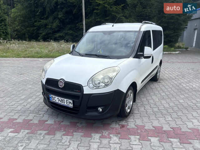 Белый Фиат Добло, объемом двигателя 1.3 л и пробегом 247 тыс. км за 6599 $, фото 3 на Automoto.ua