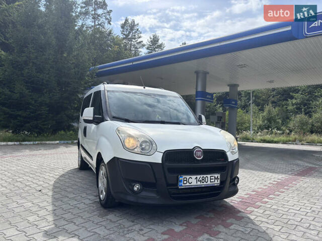 Белый Фиат Добло, объемом двигателя 1.3 л и пробегом 247 тыс. км за 6599 $, фото 1 на Automoto.ua