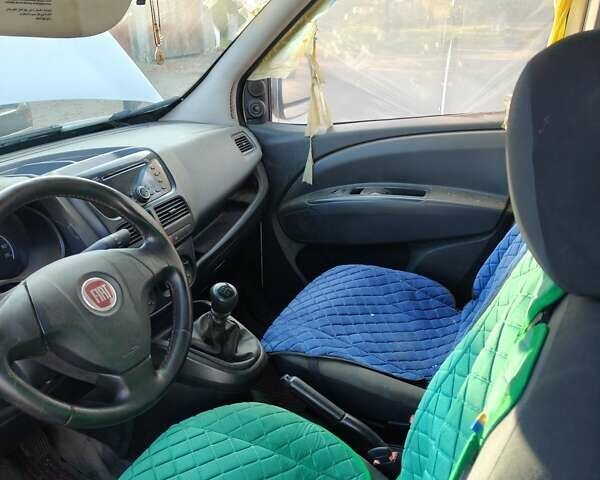 Белый Фиат Добло, объемом двигателя 1.4 л и пробегом 290 тыс. км за 2550 $, фото 2 на Automoto.ua